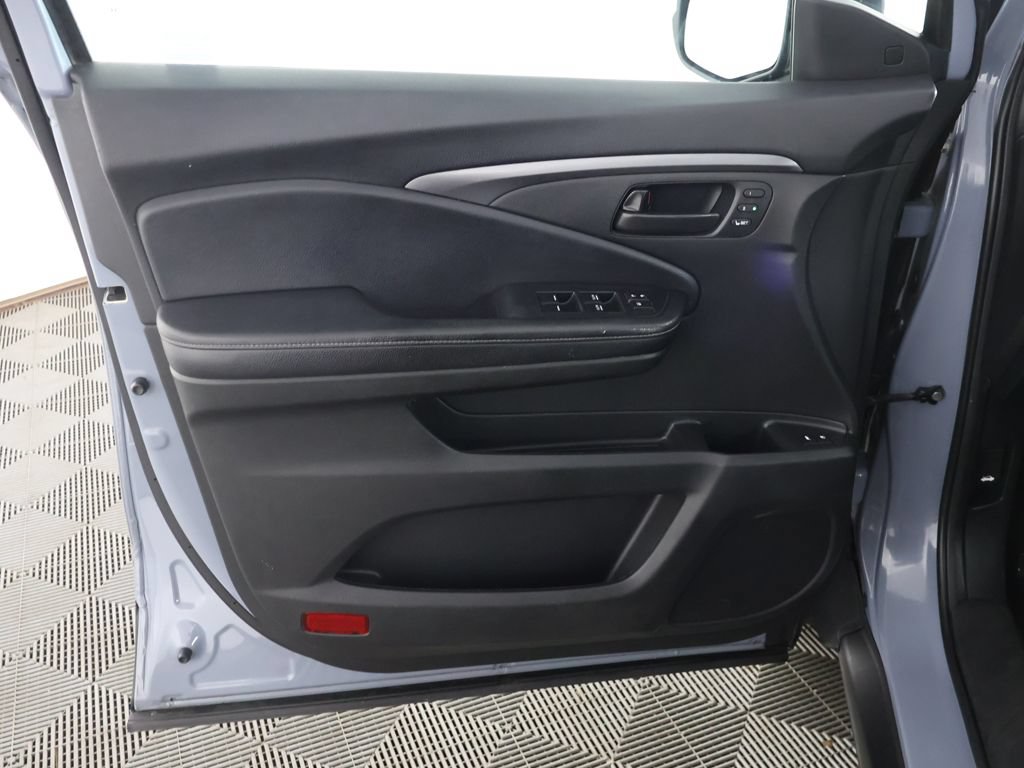 Used 2023 Honda Passport EX-L image 25