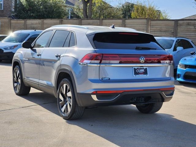 Used 2024 Volkswagen Atlas Cross Sport SE image 3