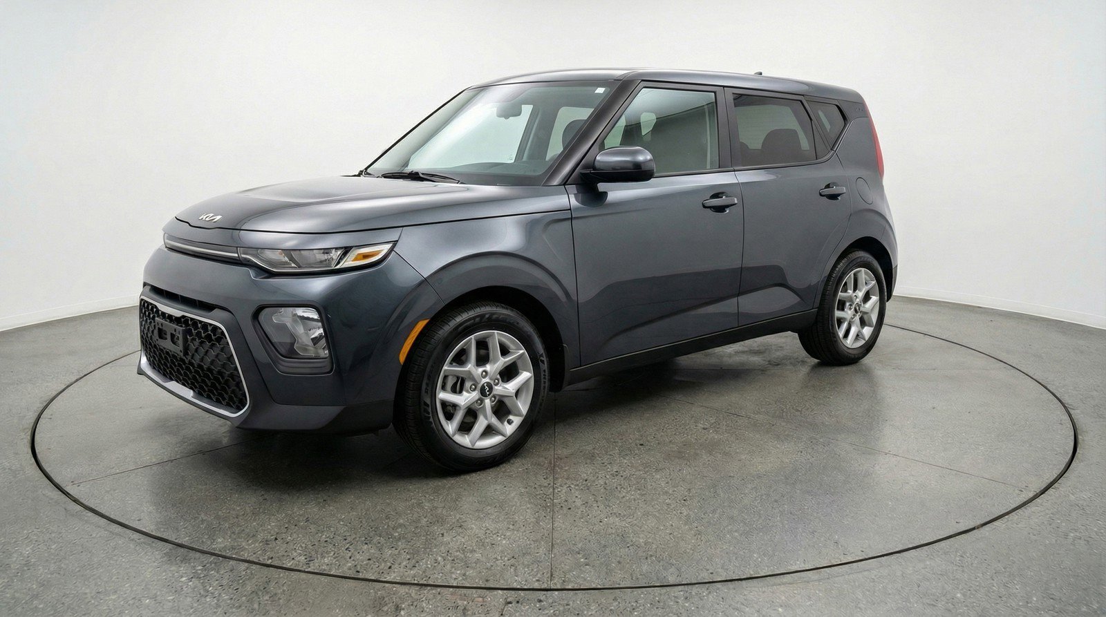 Used 2025 Kia Soul LX w/ LX Technology Package image 3