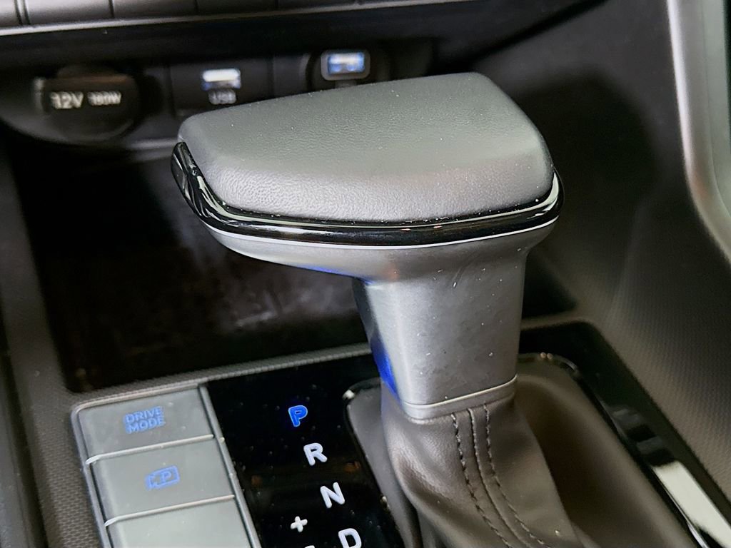 Certified 2023 Hyundai Elantra Limited FWD image 11