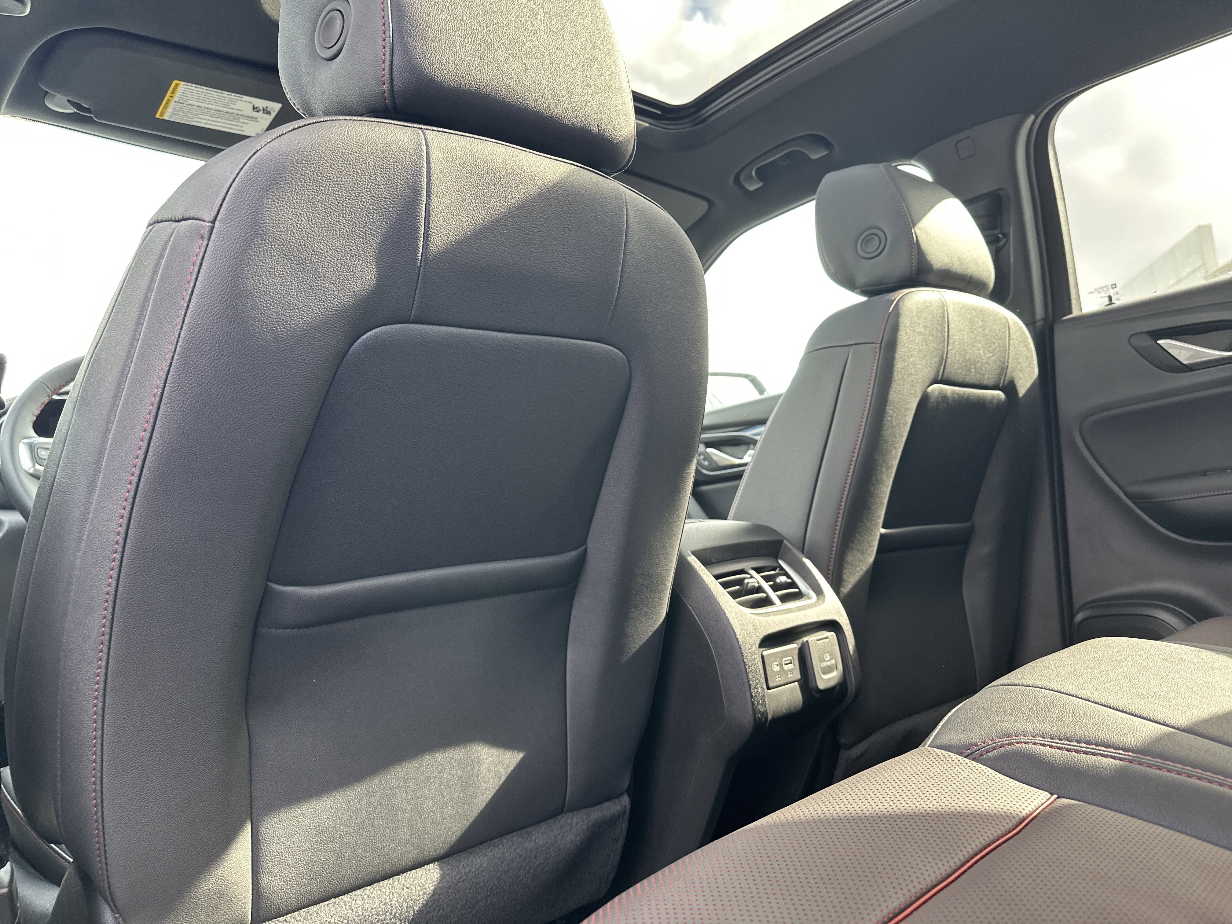 New 2025 Chevrolet Blazer RS w/ Driver Confidence II Package image 31