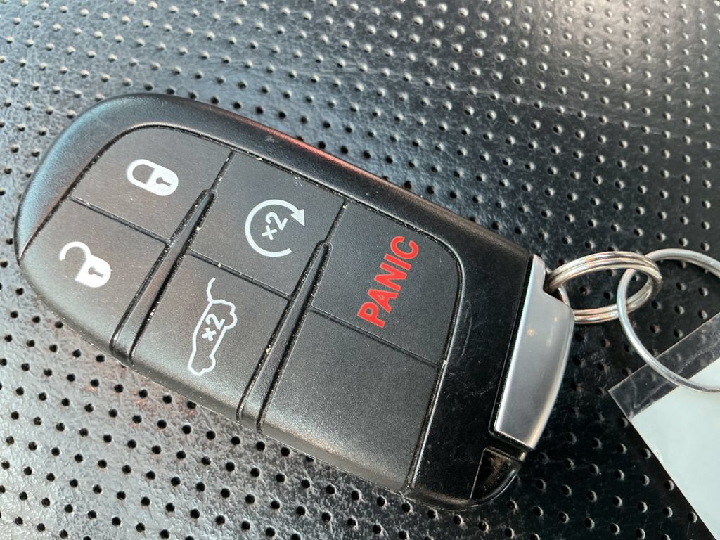 Certified 2020 Dodge Durango R/T w/ Technology Group AWD/4WD image 34