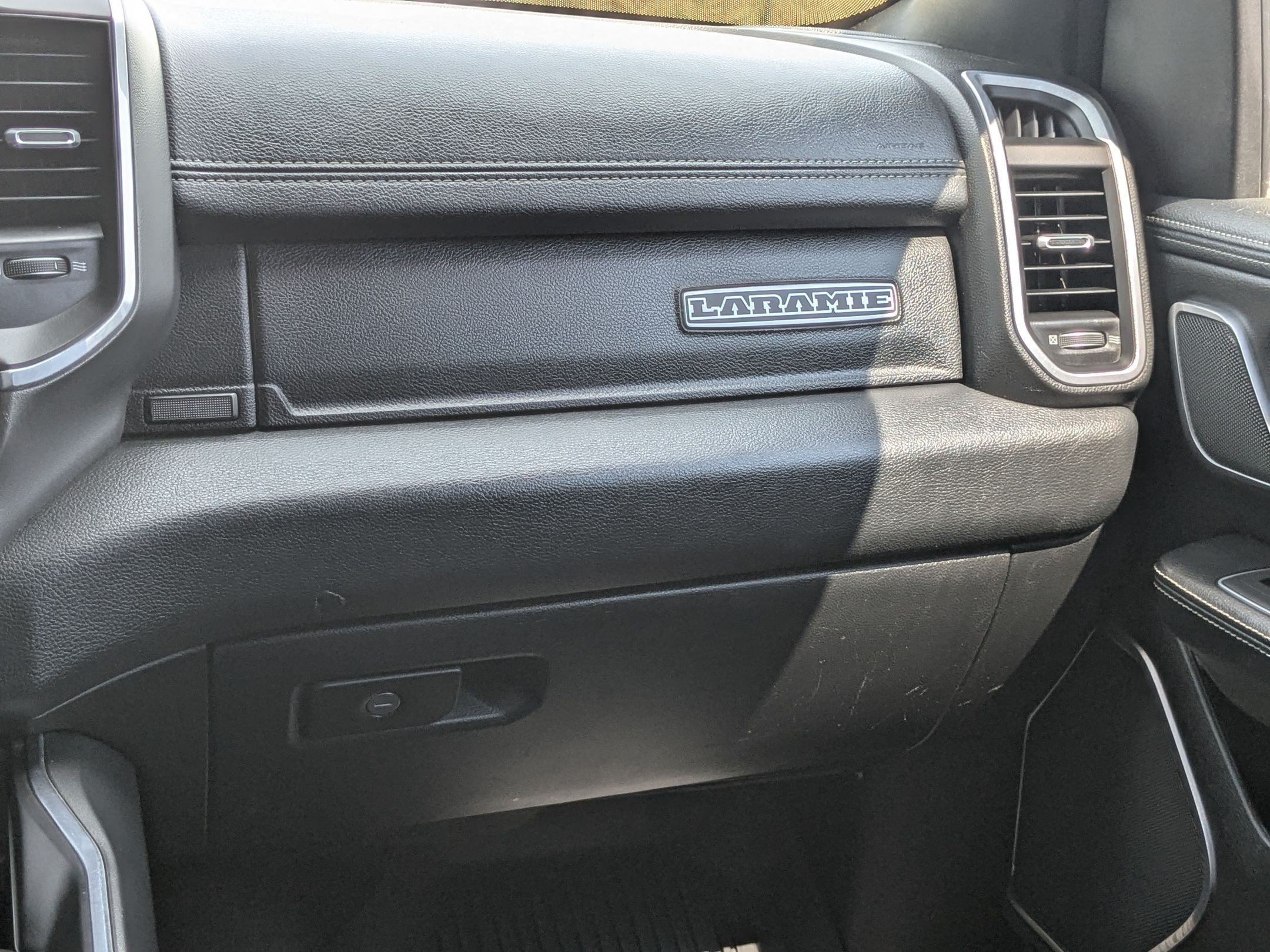 Used 2020 RAM 1500 Laramie AWD/4WD image 31