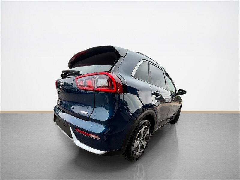 Used 2019 Kia Niro LX FWD image 4