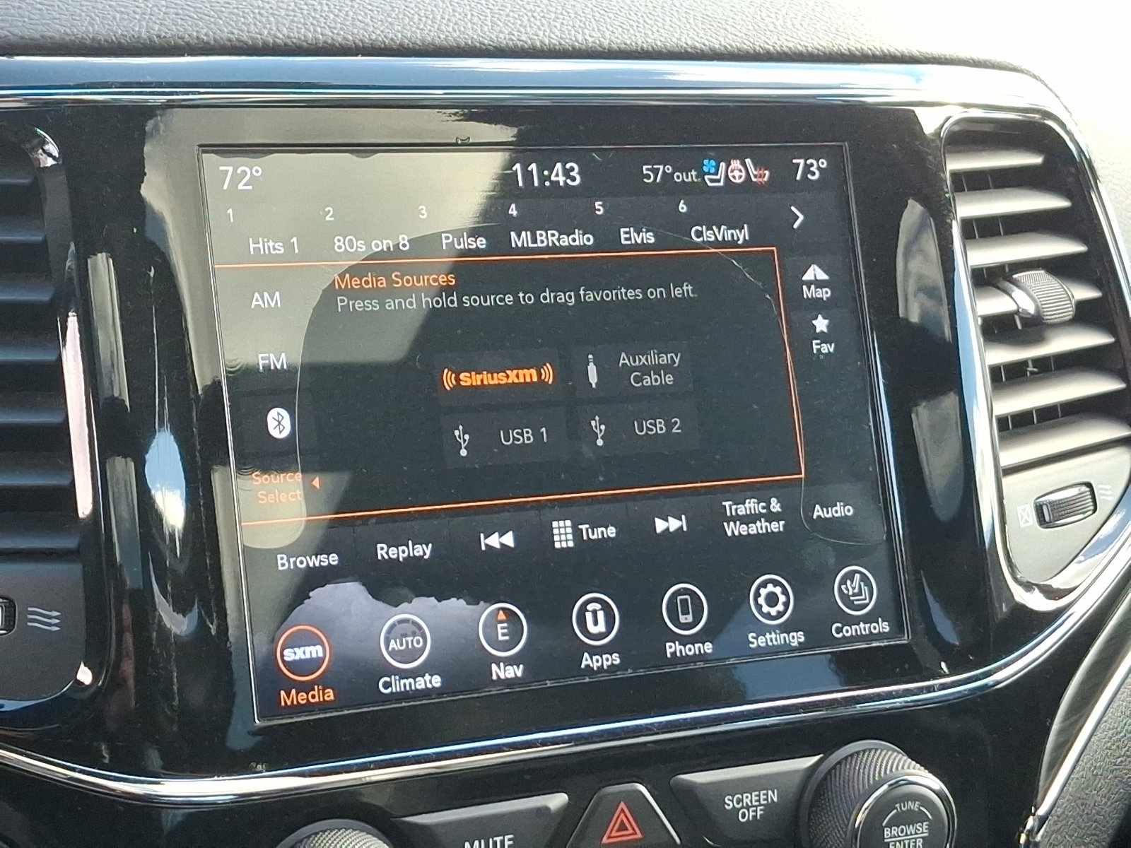 Used 2020 Jeep Grand Cherokee Limited w/ Luxury Group II image 18