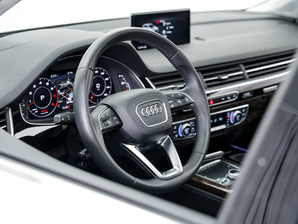 Used 2018 Audi Q7 3.0T Prestige AWD/4WD image 9