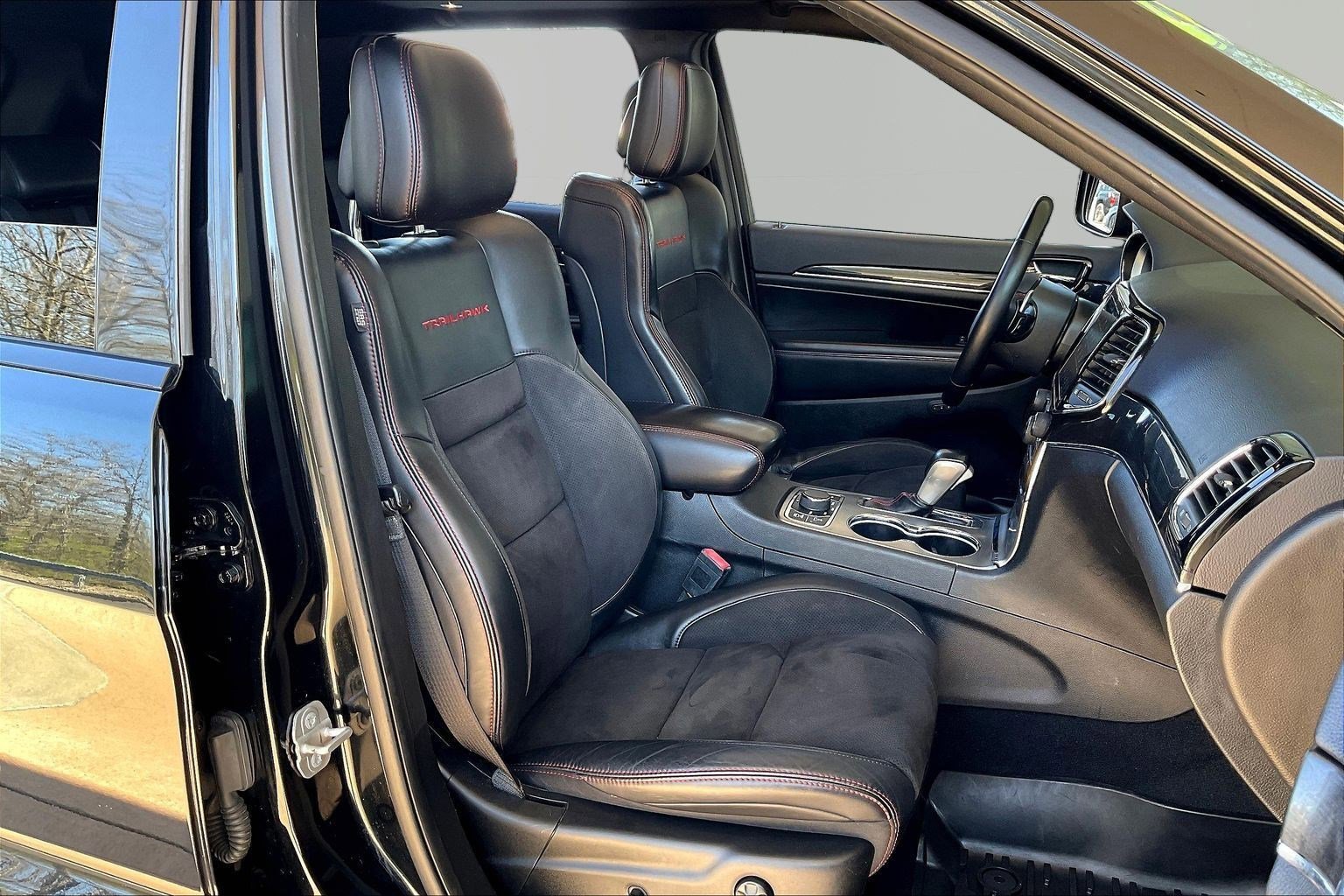 Used 2021 Jeep Grand Cherokee Trailhawk AWD/4WD image 28