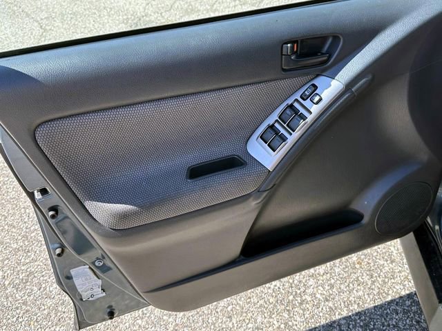 Used 2007 Pontiac Vibe w/ Preferred Package FWD image 13