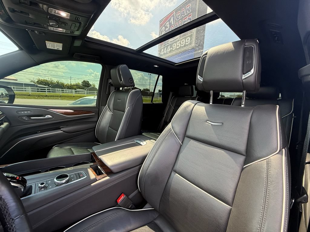 Used 2023 Cadillac Escalade Premium Luxury w/ LPO, Radiant Package AWD/4WD image 13