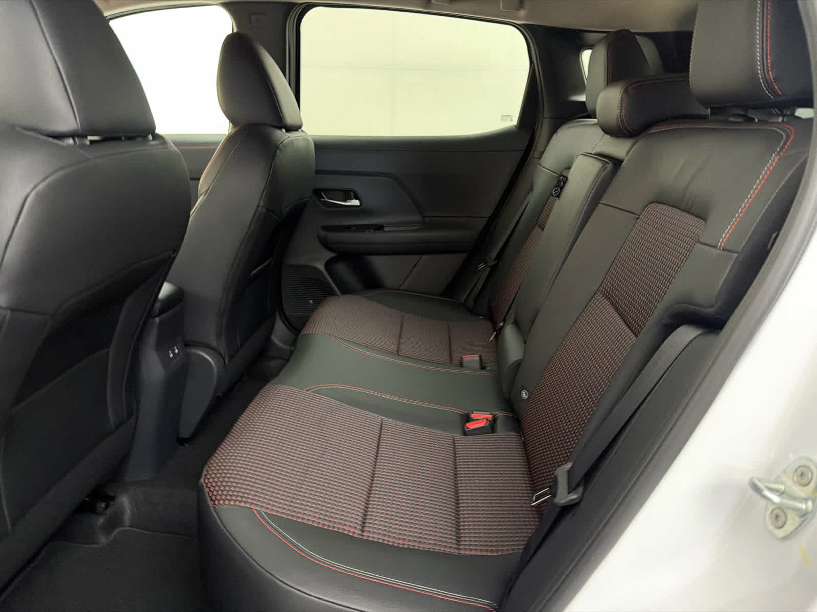 New 2026 Nissan Kicks SR FWD image 16
