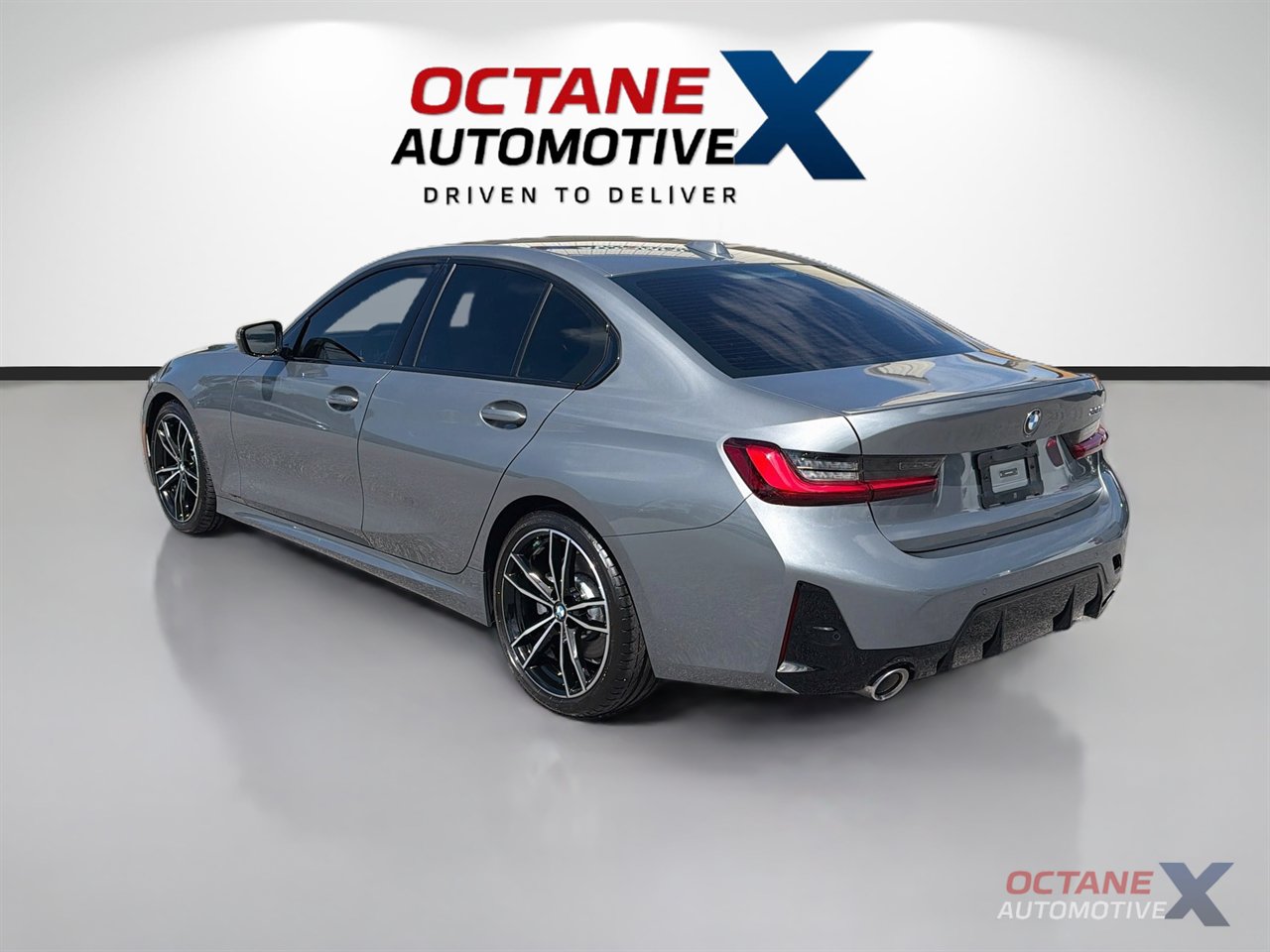 Used 2023 BMW 330i Sedan w/ M Sport Package RWD image 5