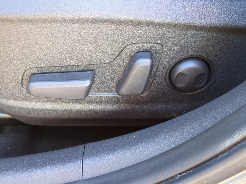 Used 2020 Hyundai Kona Limited image 26