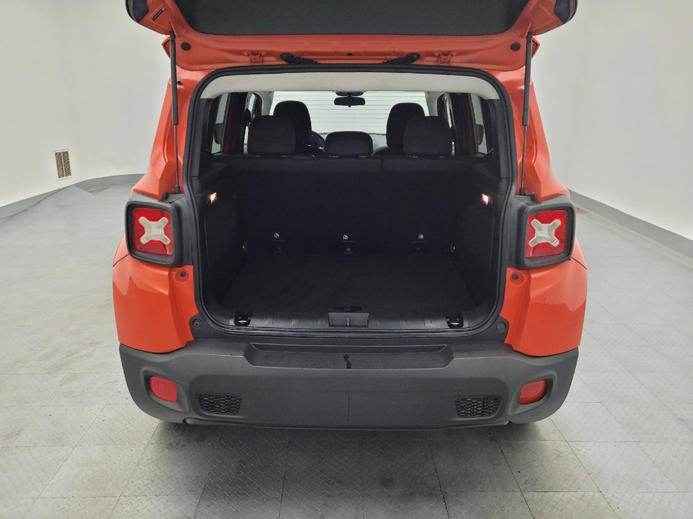Used 2015 Jeep Renegade Latitude FWD image 29