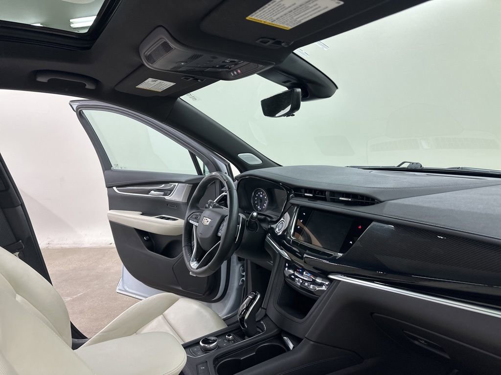 Certified 2025 Cadillac XT6 Sport w/ Technology Package AWD/4WD image 18