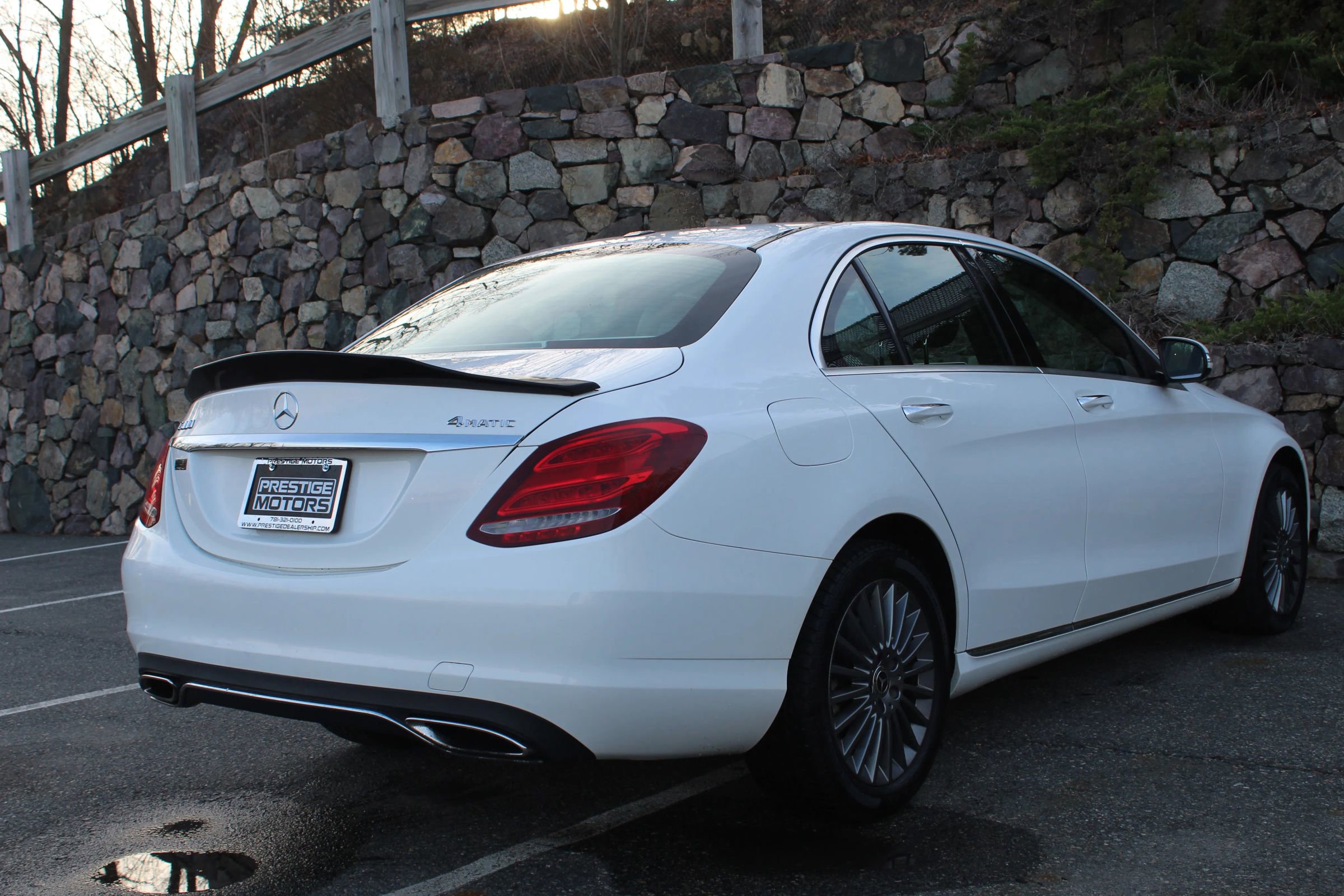 Used 2015 Mercedes-Benz C 300 4MATIC Sedan image 9