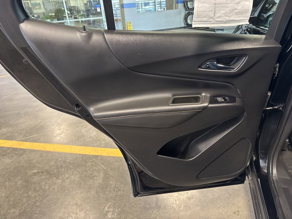 Used 2023 Chevrolet Equinox Premier image 28