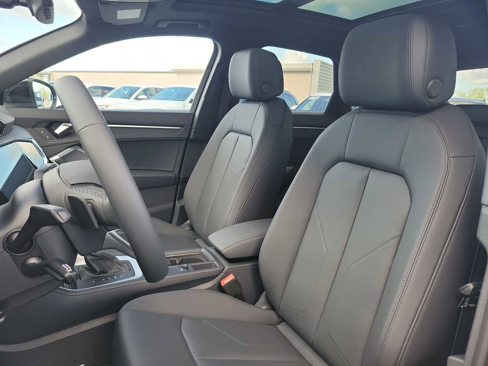 New 2025 Audi Q3 2.0T Premium image 15