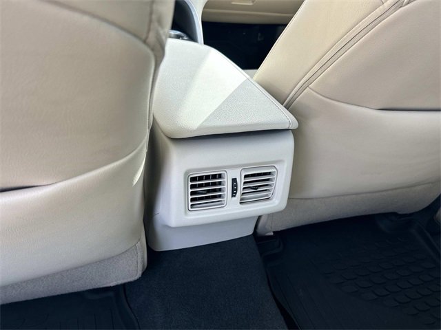 Used 2018 Toyota Camry XLE image 17