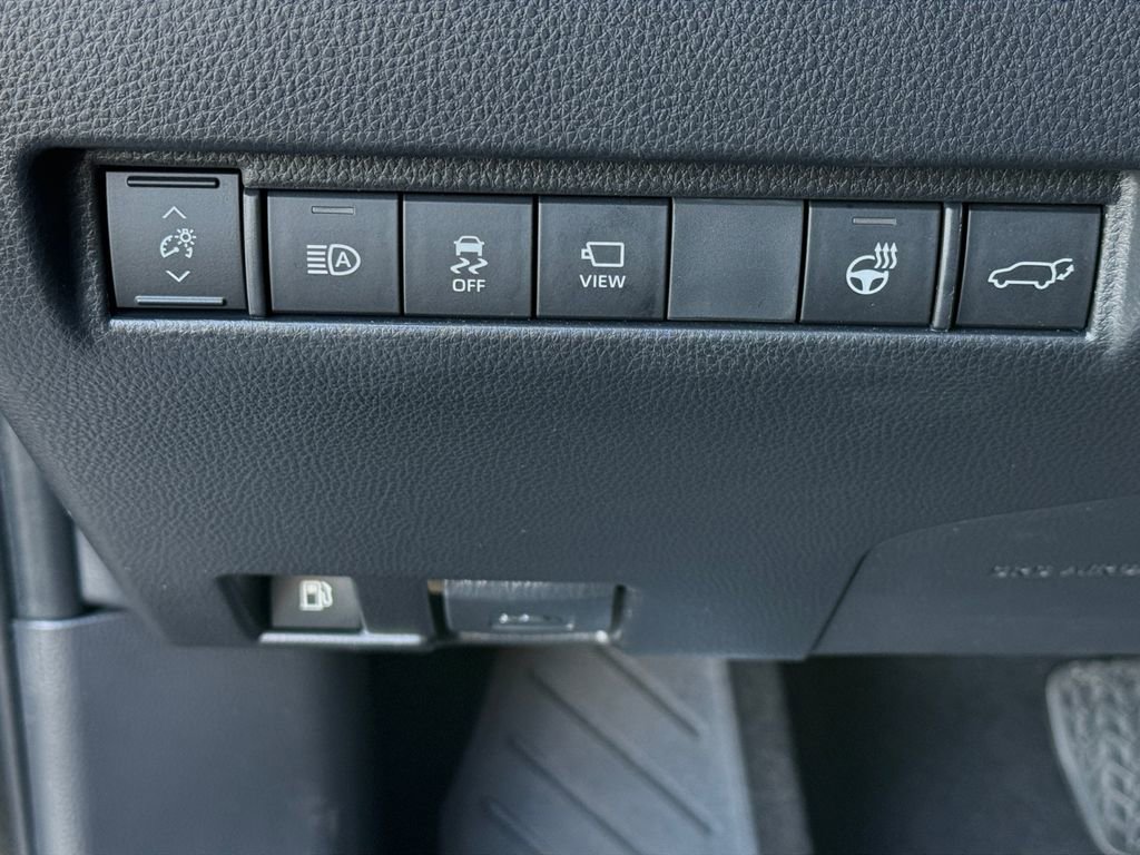 Used 2022 Toyota Venza Limited w/ Advanced Technology Package image 24