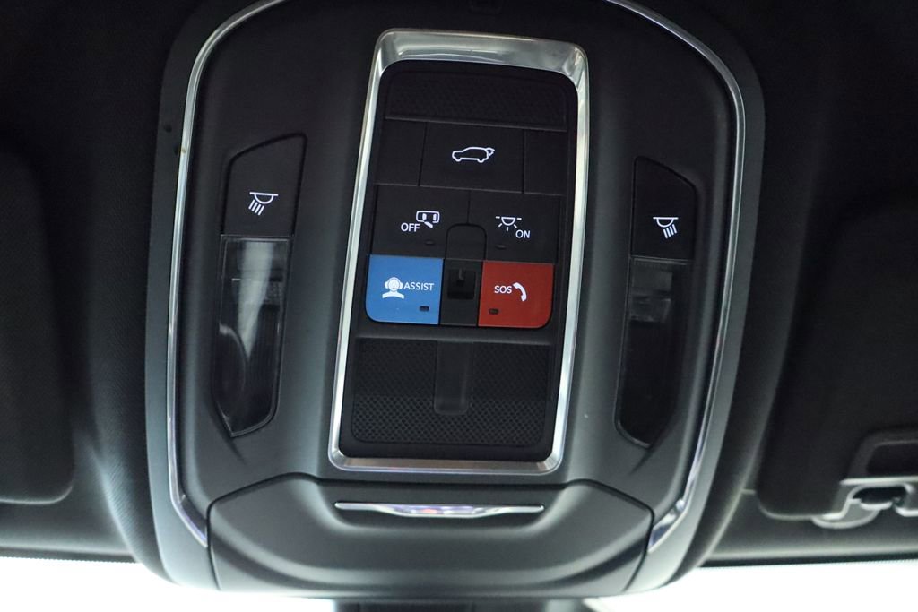 Used 2023 Jeep Grand Cherokee L Laredo image 41