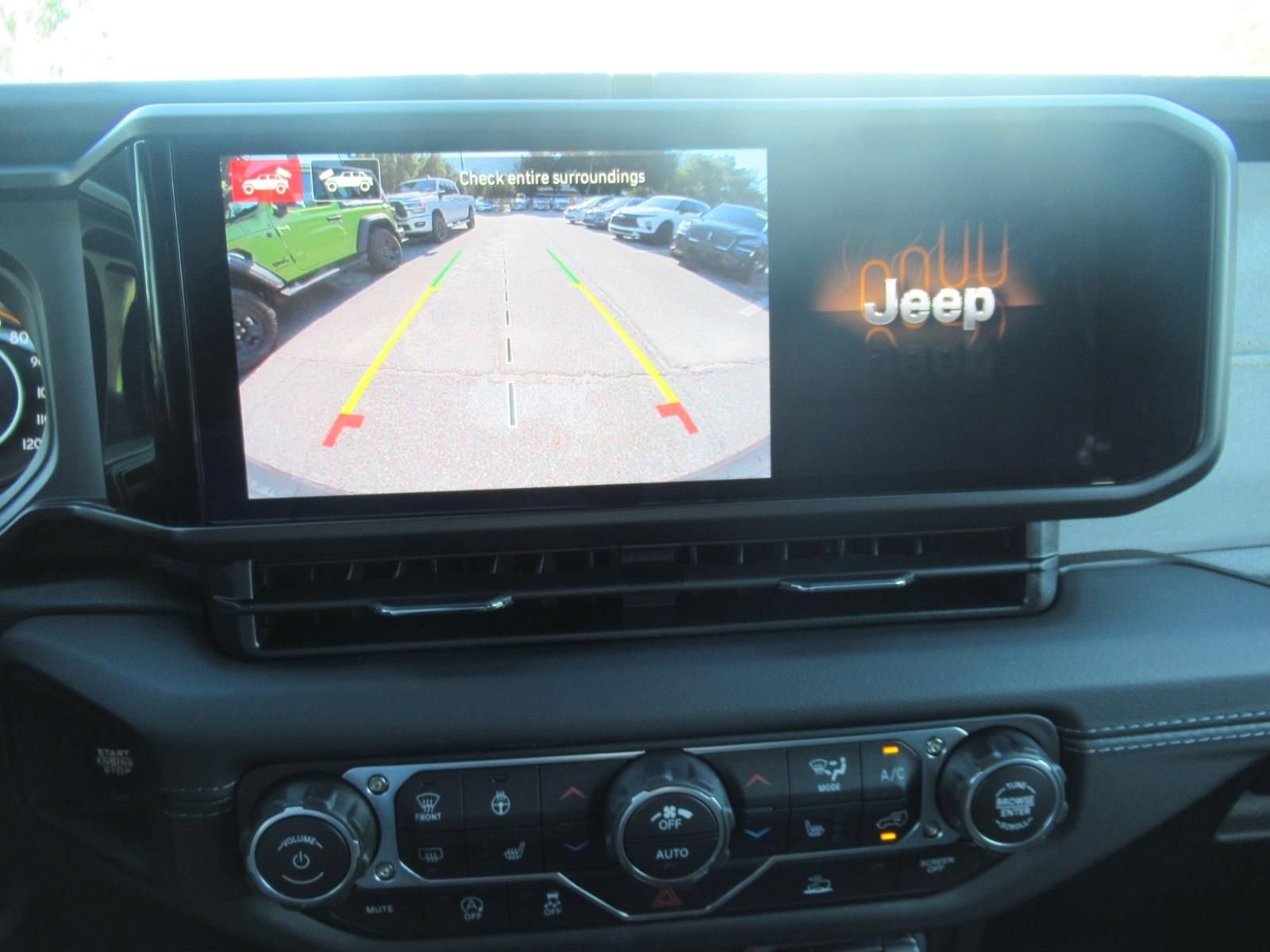 New 2026 Jeep Wrangler Unlimited Sahara w/ Technology Group AWD/4WD image 29