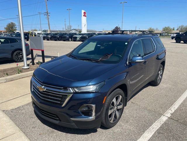 Used 2022 Chevrolet Traverse LT w/ LT Premium Package AWD/4WD image 4