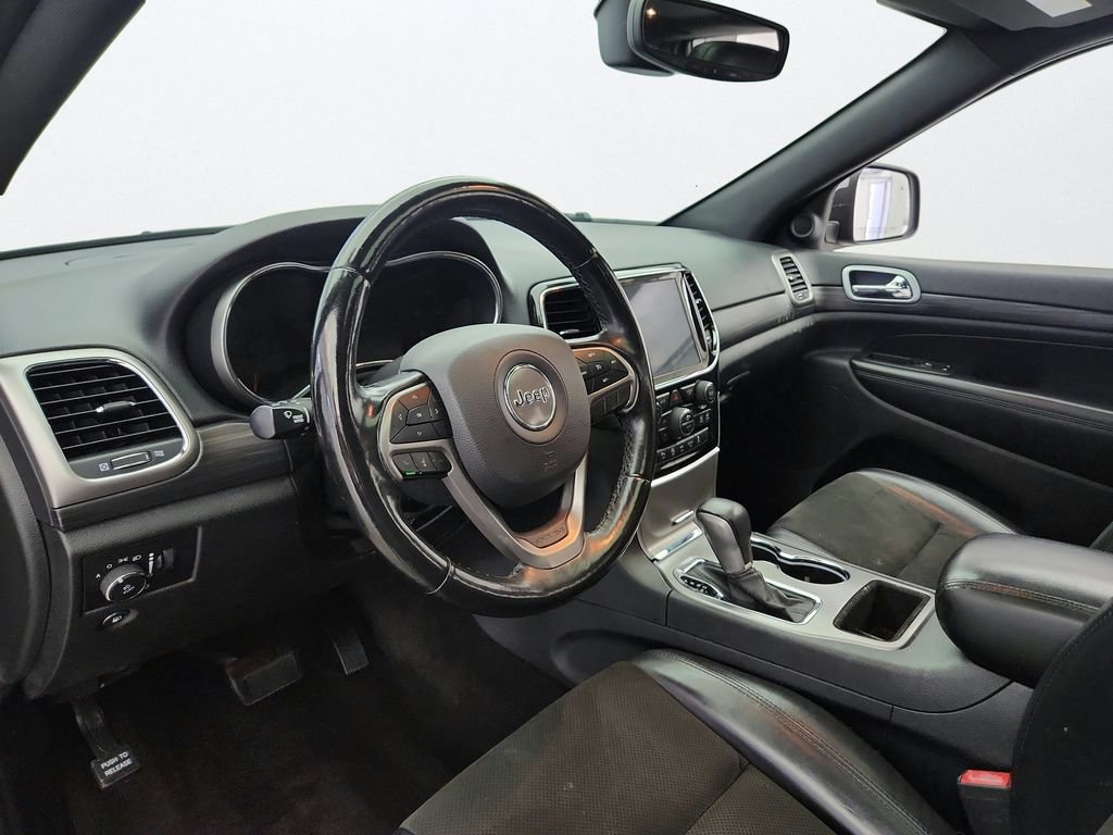 Used 2019 Jeep Grand Cherokee Laredo AWD/4WD image 10
