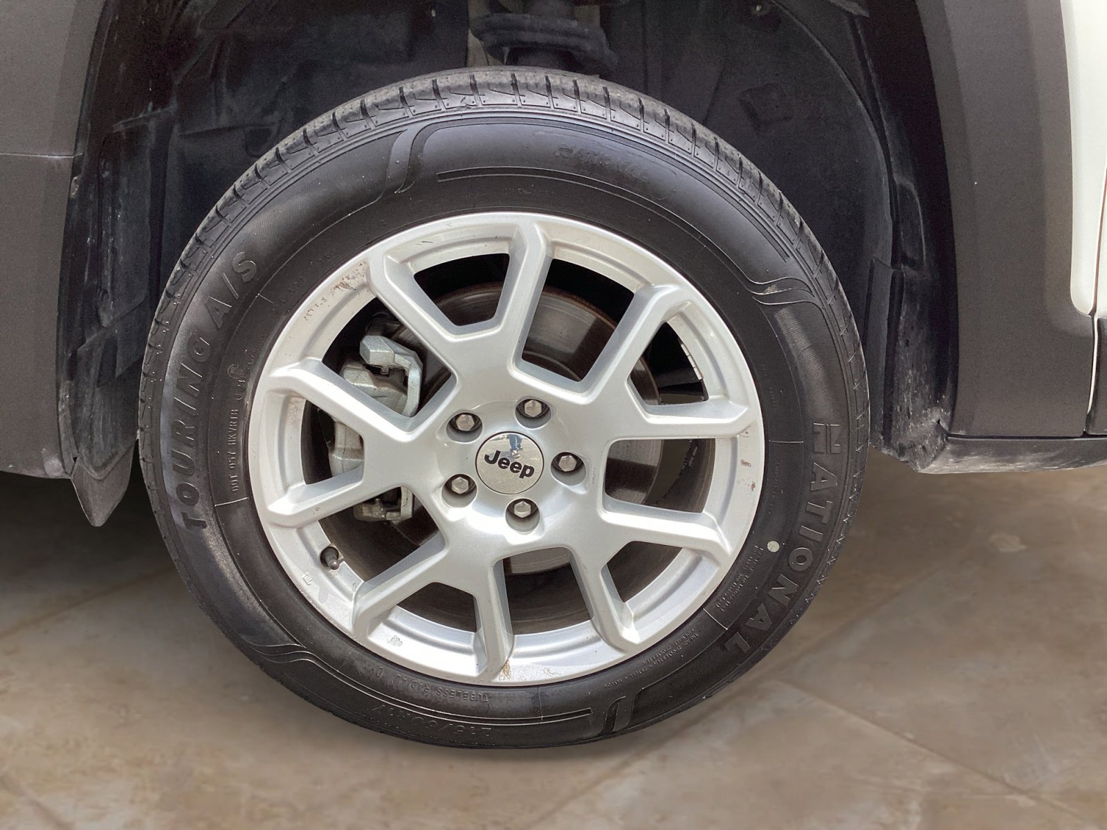 Used 2023 Jeep Renegade Latitude AWD/4WD image 30