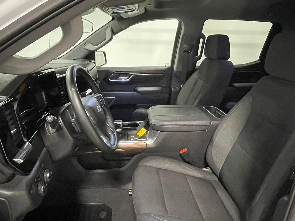 Used 2023 Chevrolet Silverado 1500 LT Trail Boss w/ LPO, Dark Essentials Package image 3