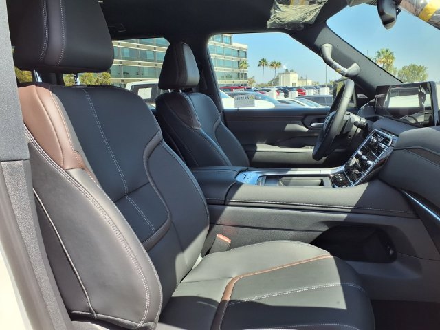 New 2026 Nissan Armada SL w/ Captain's Chari Seat Package AWD/4WD image 6