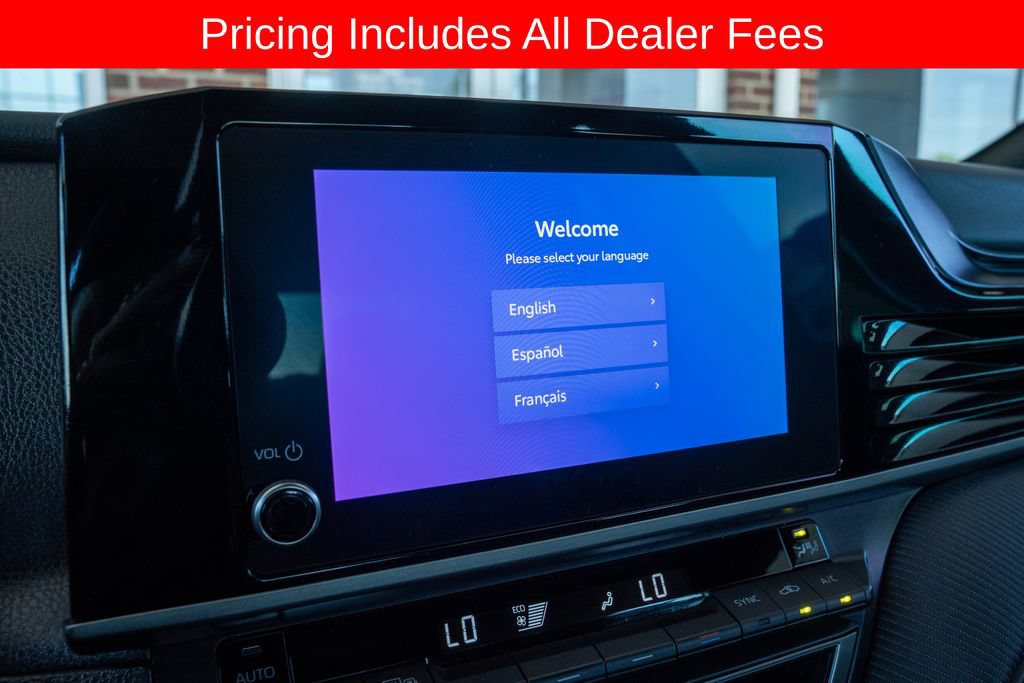 Used 2025 Toyota Camry SE w/ Convenience Package FWD image 12