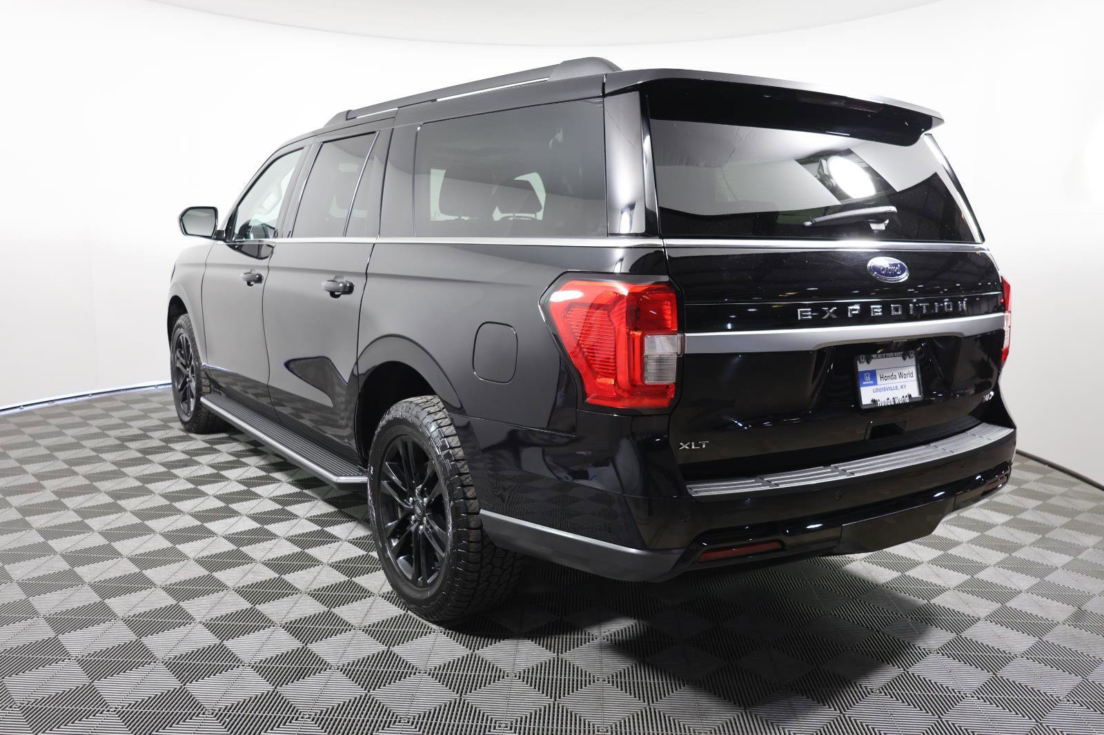 Used 2023 Ford Expedition Max XLT AWD/4WD image 7