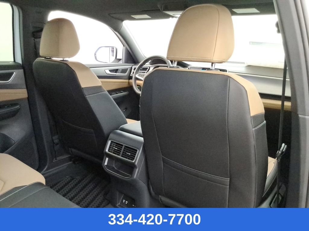 Used 2025 Volkswagen Atlas Cross Sport SE image 20