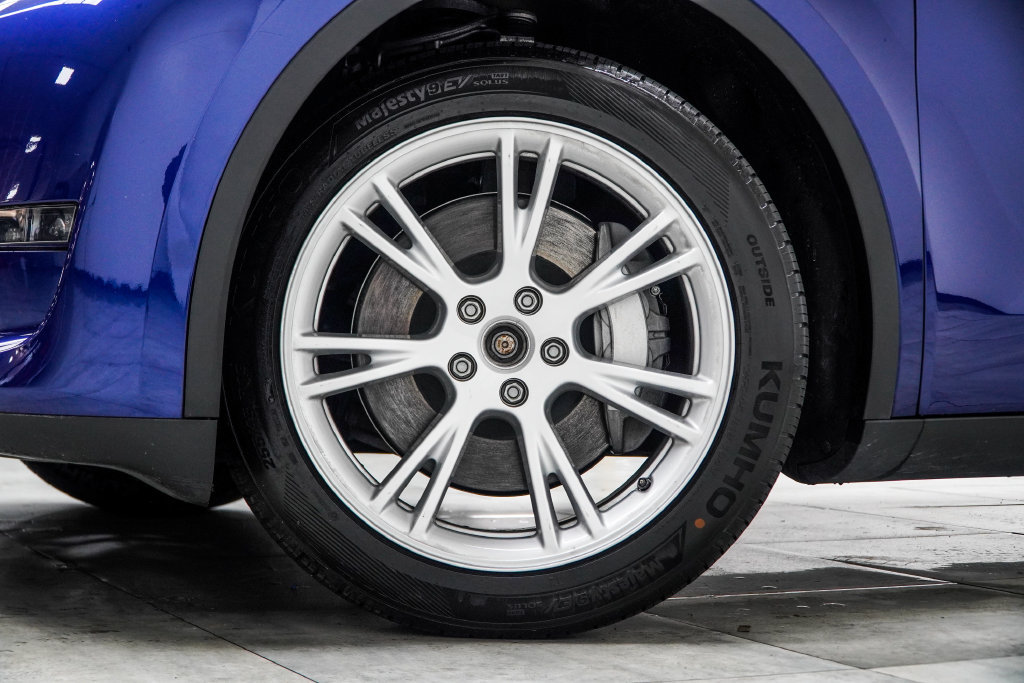 Used 2023 Tesla Model Y AWD image 5