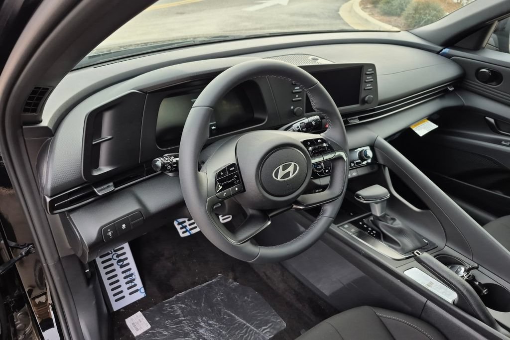New 2026 Hyundai Elantra SEL Sport FWD image 12