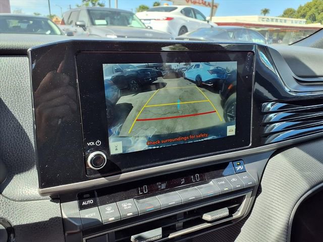 Used 2025 Toyota Camry SE image 19