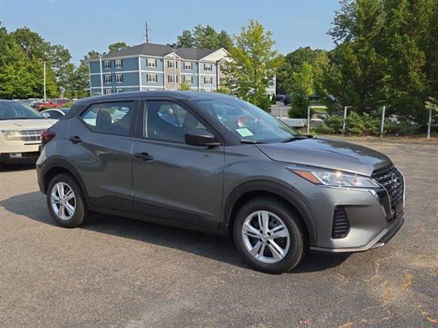 New 2025 Nissan Kicks Play S image 39