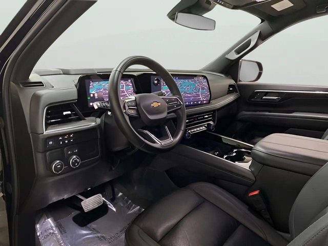 Used 2025 Chevrolet Suburban LT RWD image 19