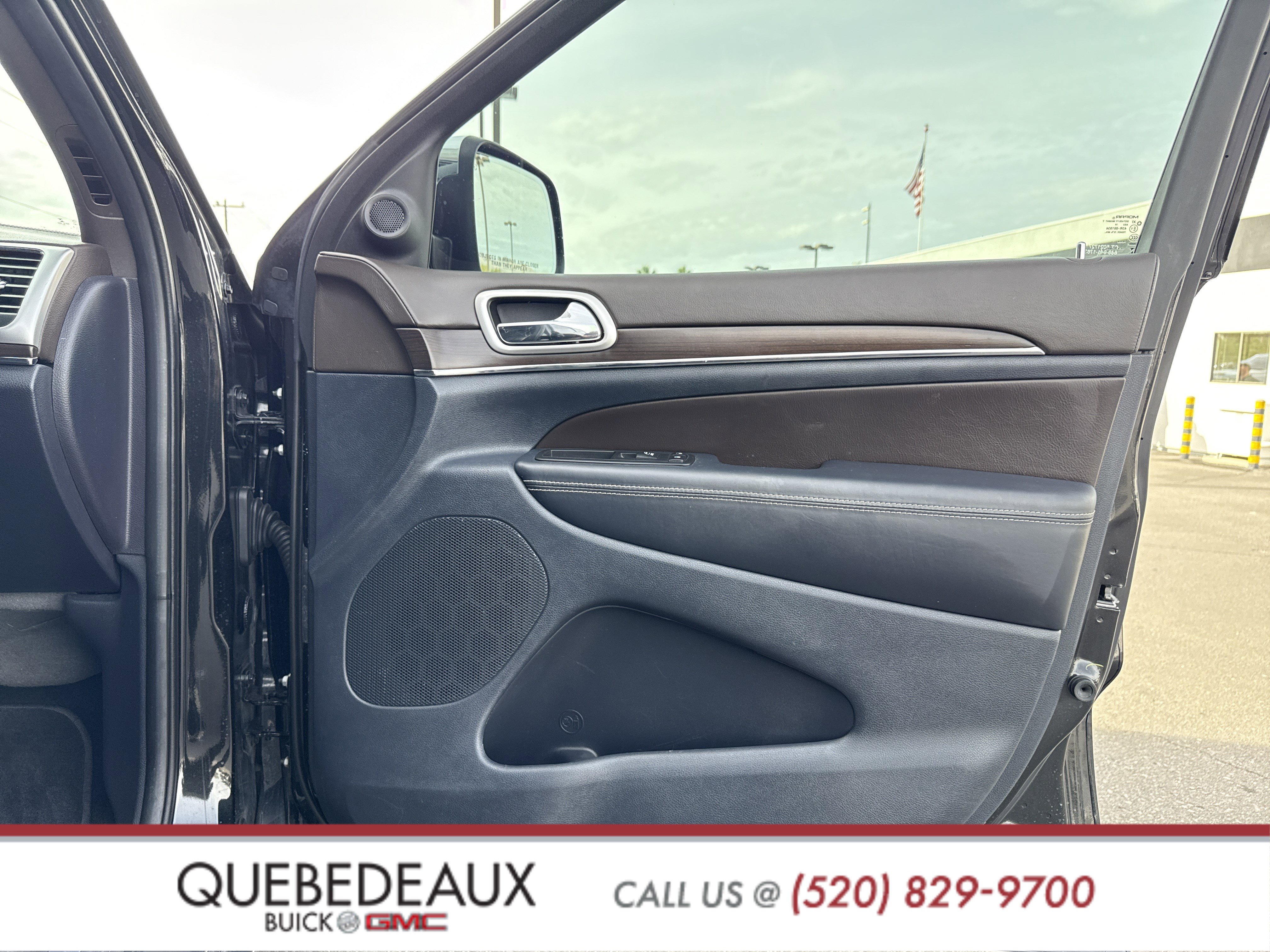 Used 2015 Jeep Grand Cherokee Overland image 32