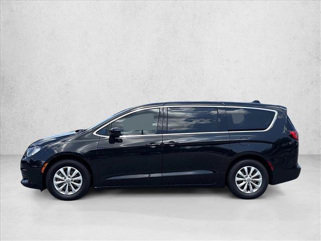 Used 2017 Chrysler Pacifica Touring w/ Tire & Wheel Group FWD image 8