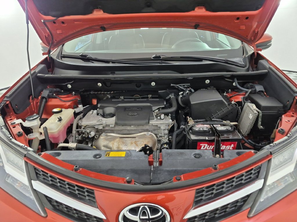 Used 2015 Toyota RAV4 Limited AWD/4WD image 38