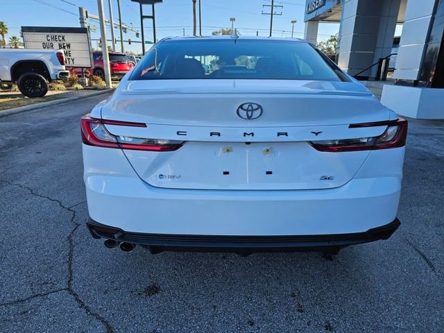 Used 2026 Toyota Camry SE image 4