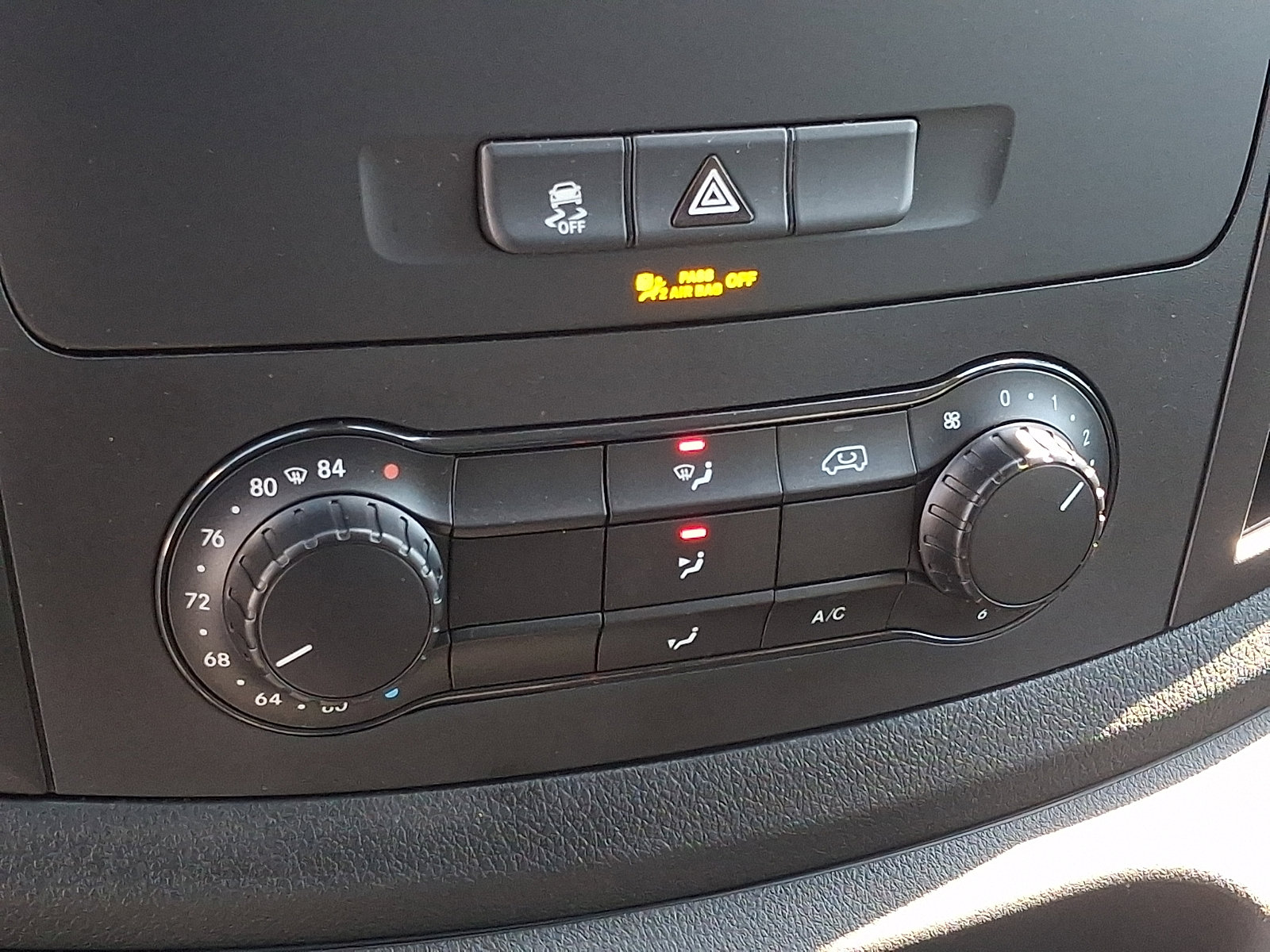 Used 2023 Mercedes-Benz Metris image 18