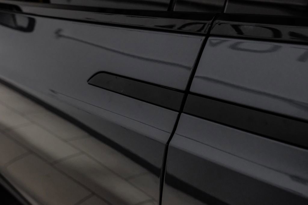 Used 2022 Tesla Model X image 36