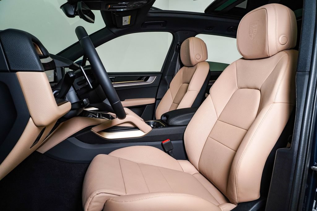 New 2026 Porsche Cayenne AWD/4WD image 5