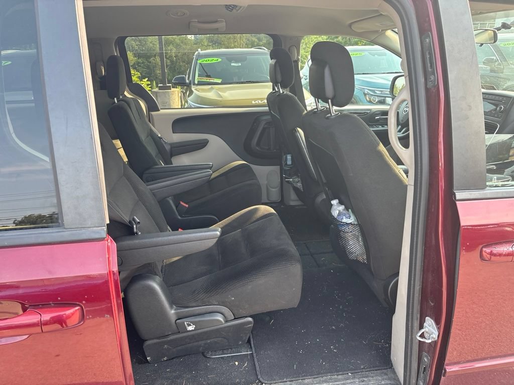 Used 2017 Dodge Grand Caravan SE w/ Power Window Group FWD image 15