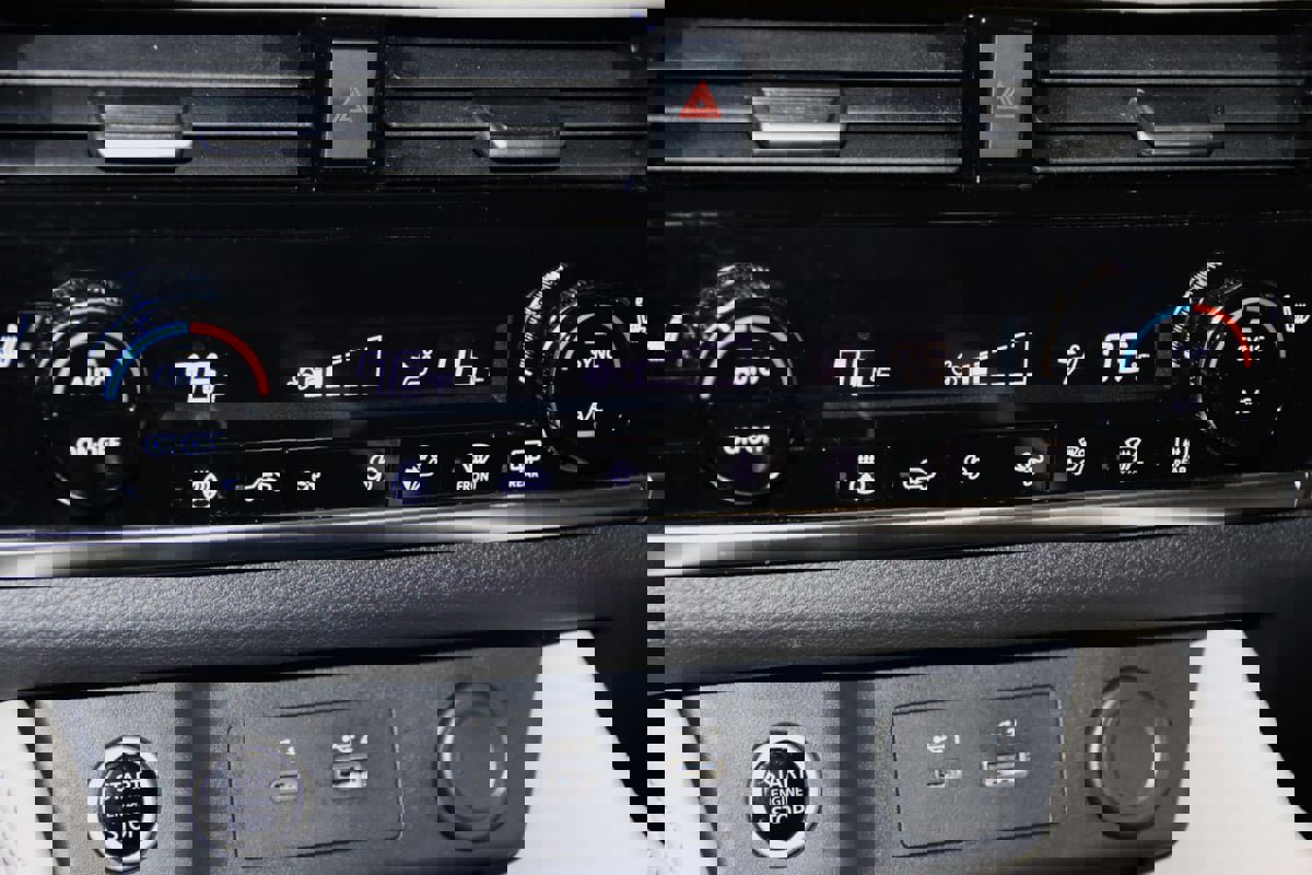 Used 2023 Nissan Rogue SL image 38