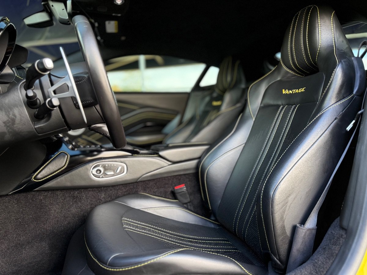Used 2020 Aston Martin V8 Vantage Coupe RWD image 16