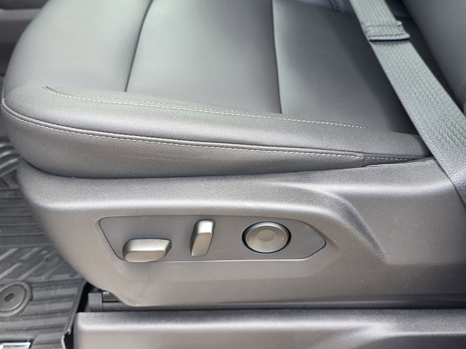 New 2026 Chevrolet Silverado 1500 RST AWD/4WD image 18