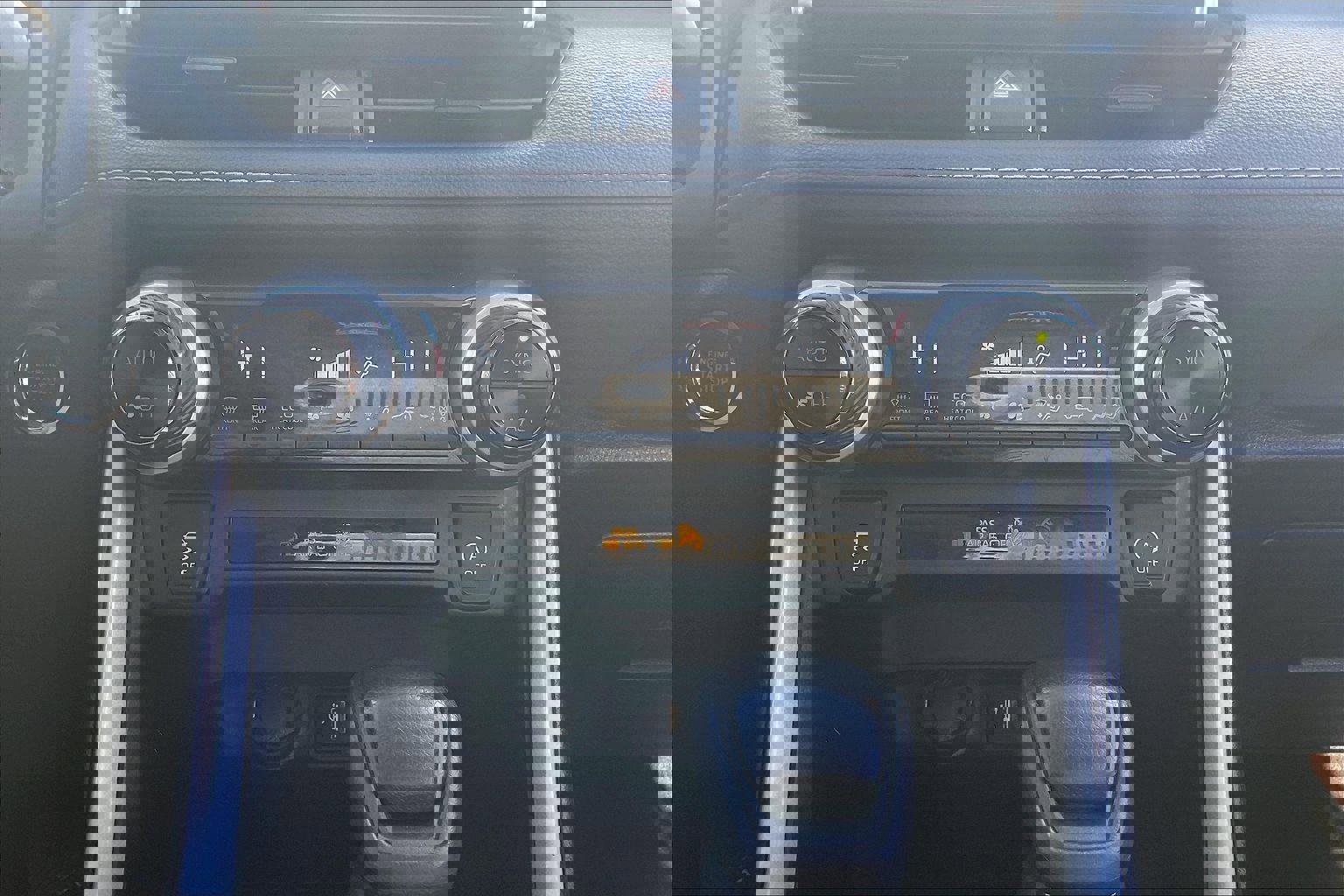 Used 2024 Toyota RAV4 XLE image 37